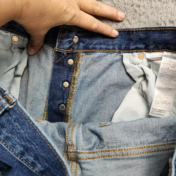 Levis Jeans Mens 38x29 501 Med Wash Cotton Mid Rise Button Fly Classic Straight - Picture 11 of 16